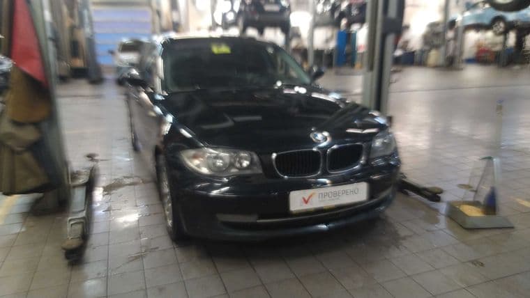 BMW 1 серия 2011 года, 235 153 км - вид 2