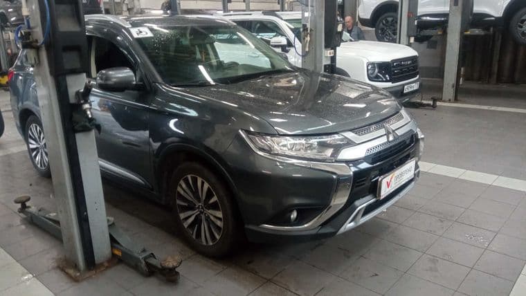 Mitsubishi Outlander 2018 года, 106 250 км - вид 2