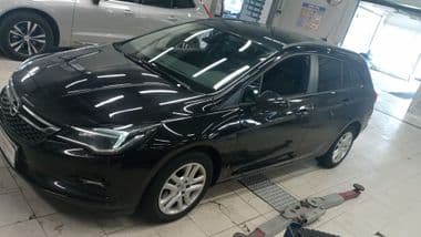 Opel Astra 2018 года, 147 231 км - вид 1