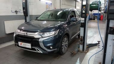 Mitsubishi Outlander 2021 года, 87 000 км - вид 1