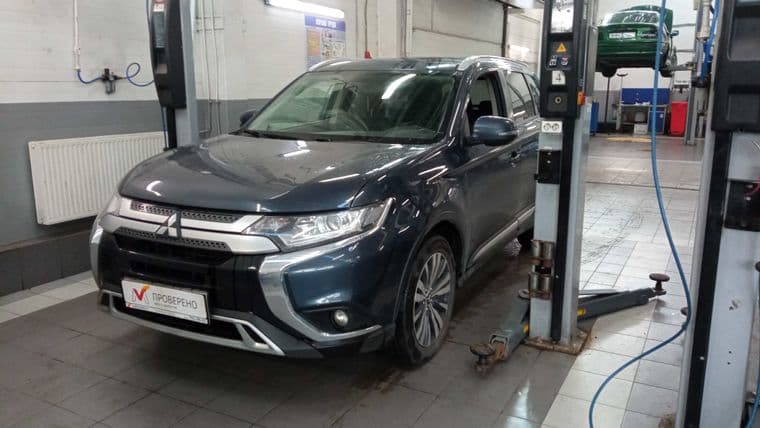 Mitsubishi Outlander 2021 года, 87 000 км - вид 1