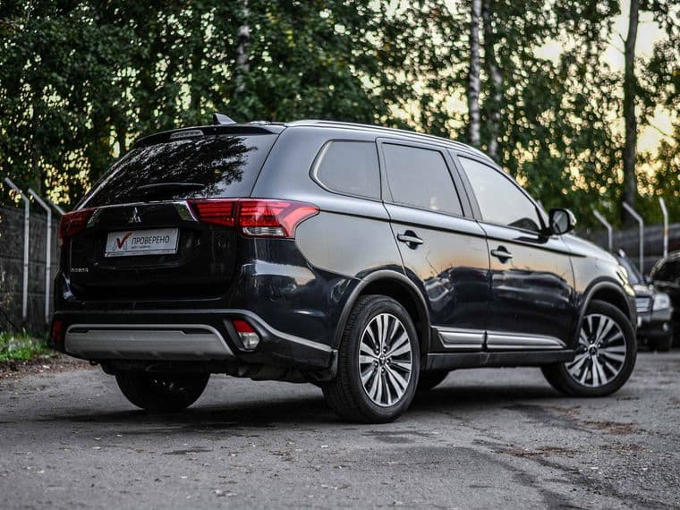 Mitsubishi Outlander, 2021 - вид 1
