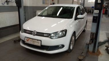 Volkswagen Polo 2013 года, 156 035 км - вид 1