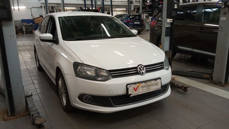Volkswagen Polo 2013 года, 156 035 км - вид 2