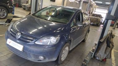 Volkswagen Golf 2008 года, 160 826 км - вид 2
