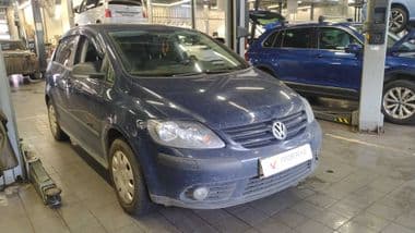 Volkswagen Golf 2008 года, 160 826 км - вид 1