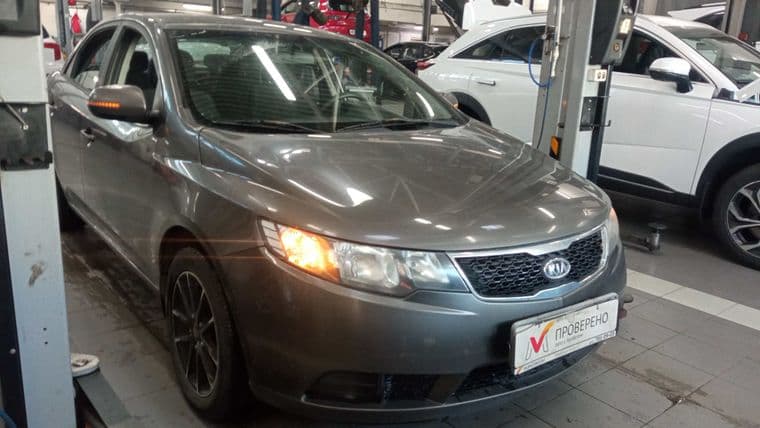 KIA Cerato 2010 года, 190 302 км - вид 2