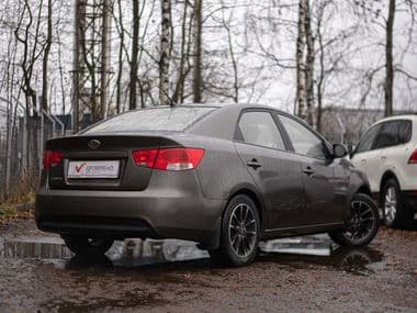 KIA Cerato 2010 года, 190 302 км - вид 2