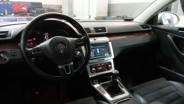 Volkswagen Passat, 2010 - вид 4
