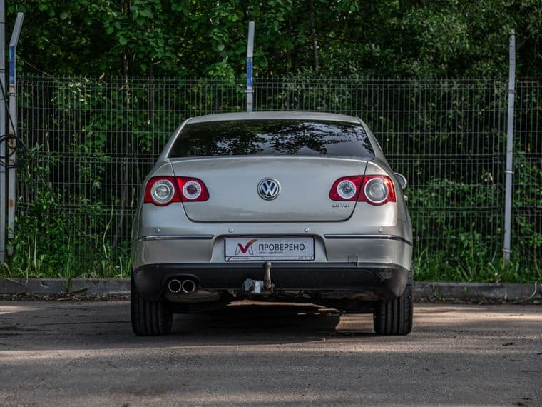 Volkswagen Passat, 2010 - вид 3