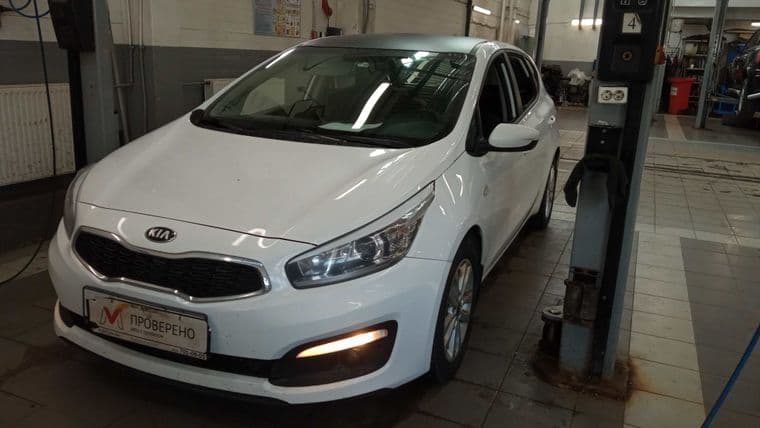 KIA Ceed 2018 года, 126 887 км - вид 1
