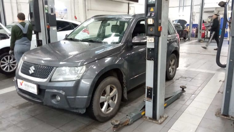 Suzuki Grand Vitara 2011 года, 200 331 км - вид 1