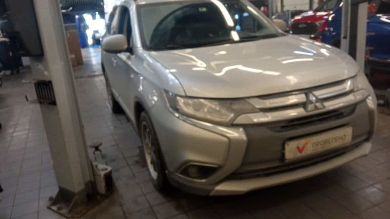 Mitsubishi Outlander 2016 года, 199 000 км - вид 2