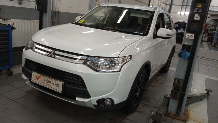 Mitsubishi Outlander 2014 года, 134 017 км - вид 1