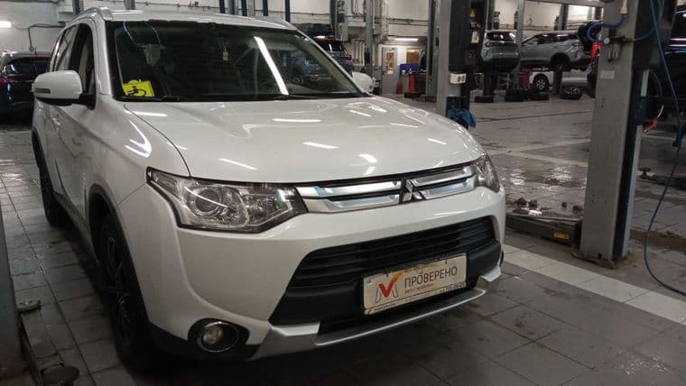 Mitsubishi Outlander 2014 года, 134 017 км - вид 2