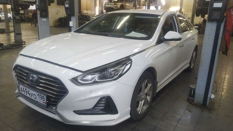Hyundai Sonata 2018 года, 209 702 км | VIN 01472 - вид 1