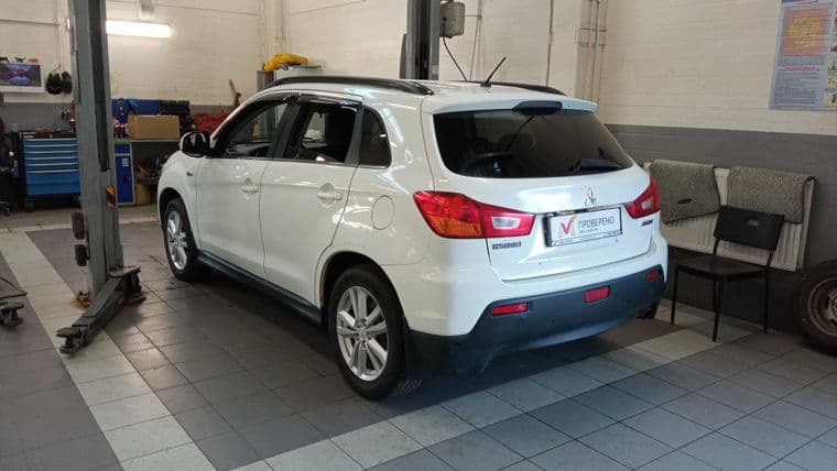 Mitsubishi ASX, 2010 - вид 4