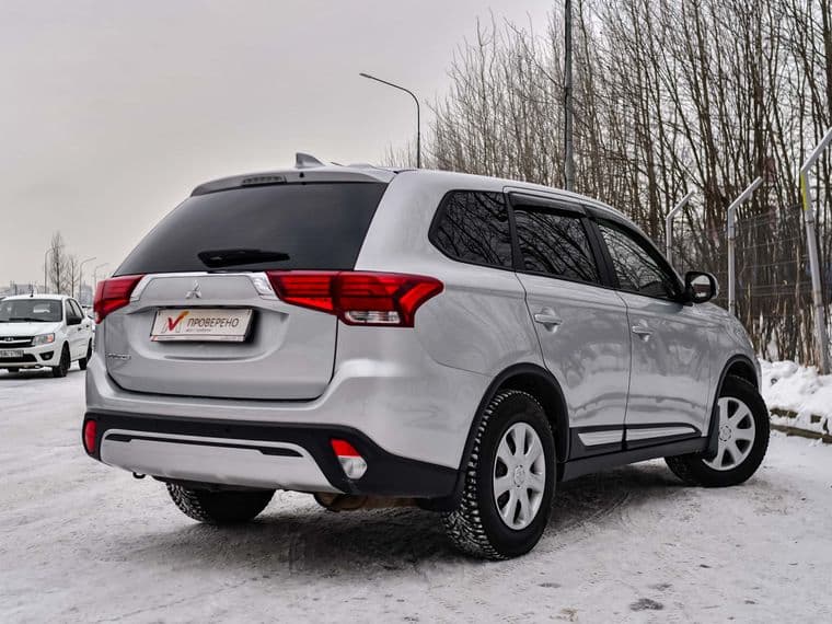 Mitsubishi Outlander 2020 года, 51 000 км - вид 2