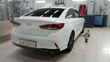 Hyundai Sonata 2019 года, 179 960 км - вид 2