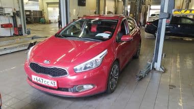 KIA Ceed 2013 года, 161 455 км - вид 1