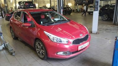 KIA Ceed 2013 года, 161 455 км - вид 2
