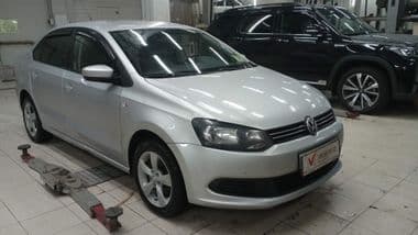 Volkswagen Polo 2012 года, 141 840 км - вид 2