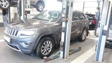 Jeep Grand Cherokee 2014 года, 140 990 км - вид 1
