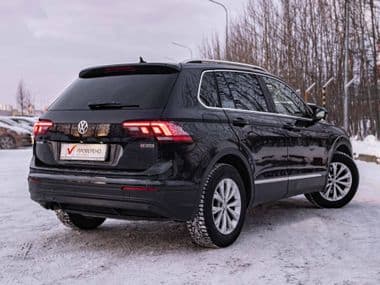 Volkswagen Tiguan 2018 года, 165 000 км - вид 2