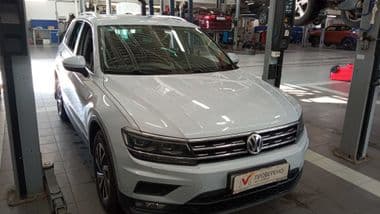 Volkswagen Tiguan 2018 года, 113 223 км - вид 2