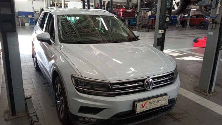 Volkswagen Tiguan, 2018 - вид 1
