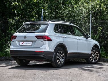 Volkswagen Tiguan 2018 года, 113 223 км - вид 2