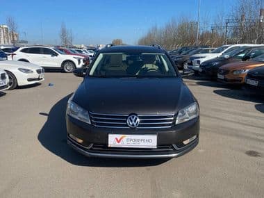 Volkswagen Passat 2011 года, 115 343 км - вид 2