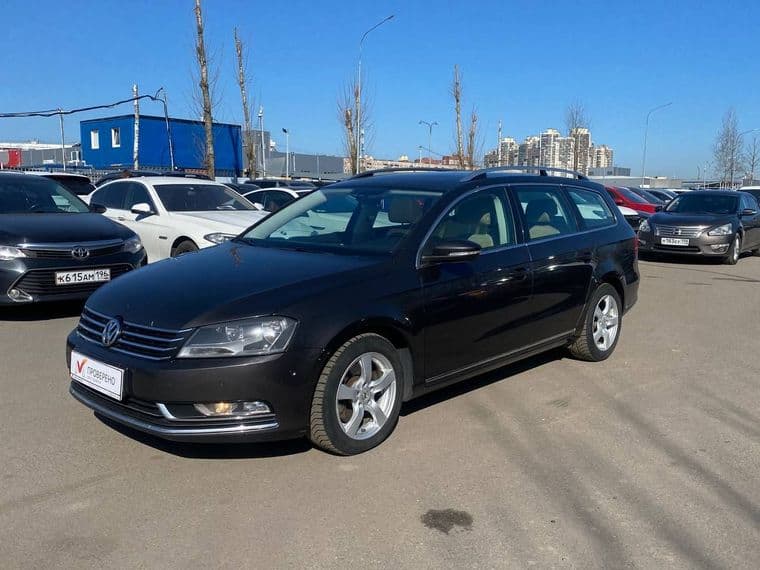 Volkswagen Passat 2011 года, 115 343 км - вид 1