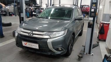Mitsubishi Outlander 2015 года, 211 000 км - вид 1