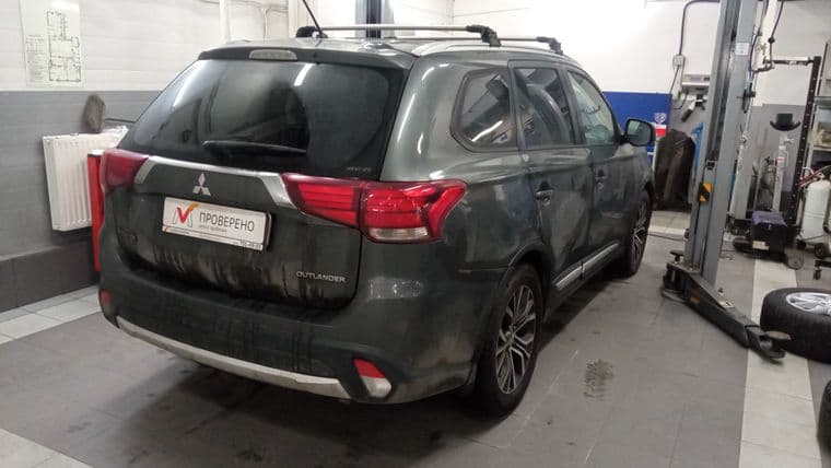 Mitsubishi Outlander, 2015 - вид 2