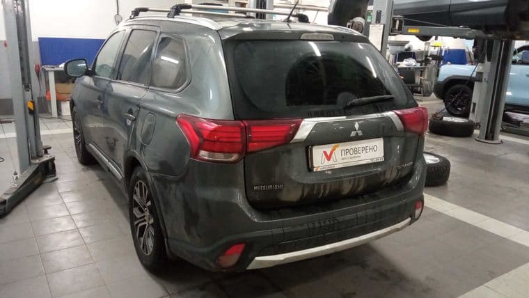 Mitsubishi Outlander, 2015 - вид 3