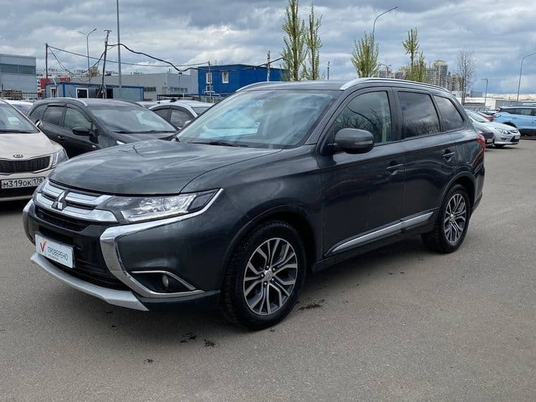 Mitsubishi Outlander, 2015