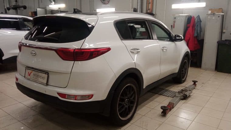 KIA Sportage 2018 года, 202 036 км - вид 2