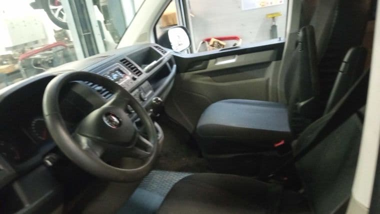 Volkswagen Caravelle, 2017 - вид 2