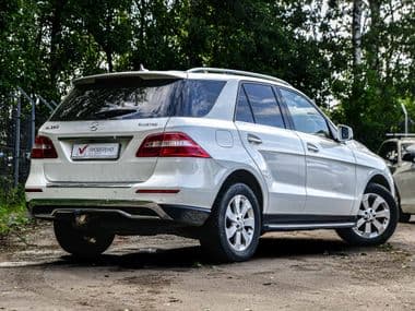 Mercedes-Benz M-класс 2013 года, 139 335 км - вид 2