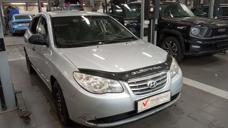 Hyundai Elantra, 2010 - вид 1