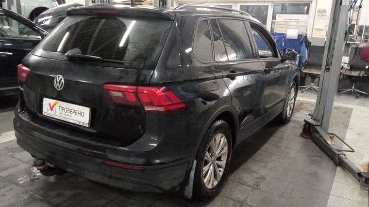 Volkswagen Tiguan, 2020 - вид 2