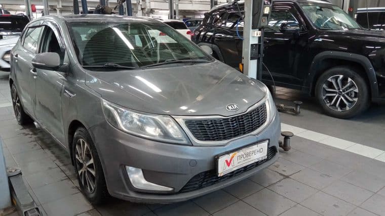 KIA Rio 2013 года, 223 678 км - вид 2