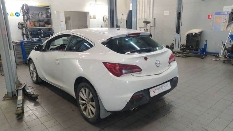 Opel Astra GTC, 2012 - вид 3