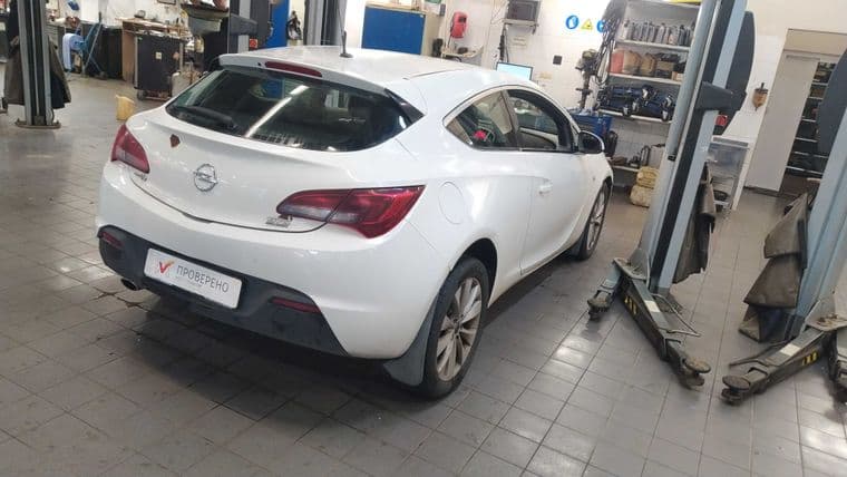 Opel Astra GTC, 2012 - вид 2