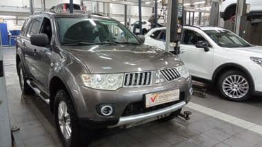 Mitsubishi Pajero Sport 2012 года, 113 155 км - вид 2