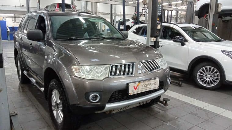 Mitsubishi Pajero Sport, 2012 - вид 1