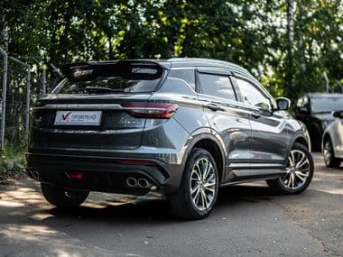 Geely Coolray 2021 года, 80 000 км - вид 2