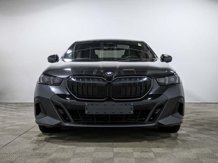 BMW 5 серия 2024 года, 8 594 км - вид 2