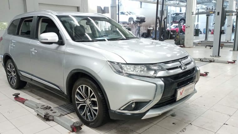 Mitsubishi Outlander, 2016 - вид 1